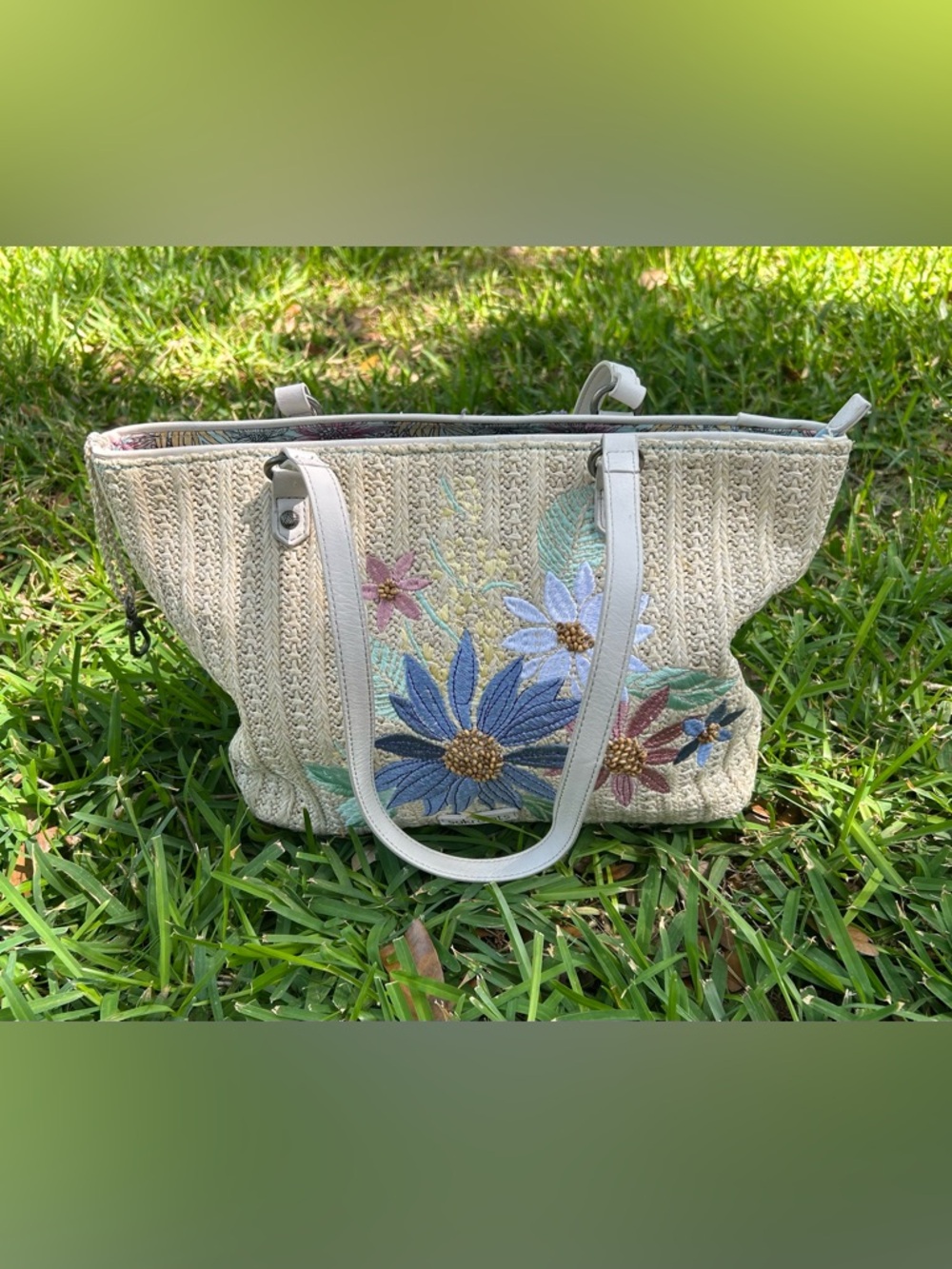 Sakroots Meadow Straw
Tote Embroidered